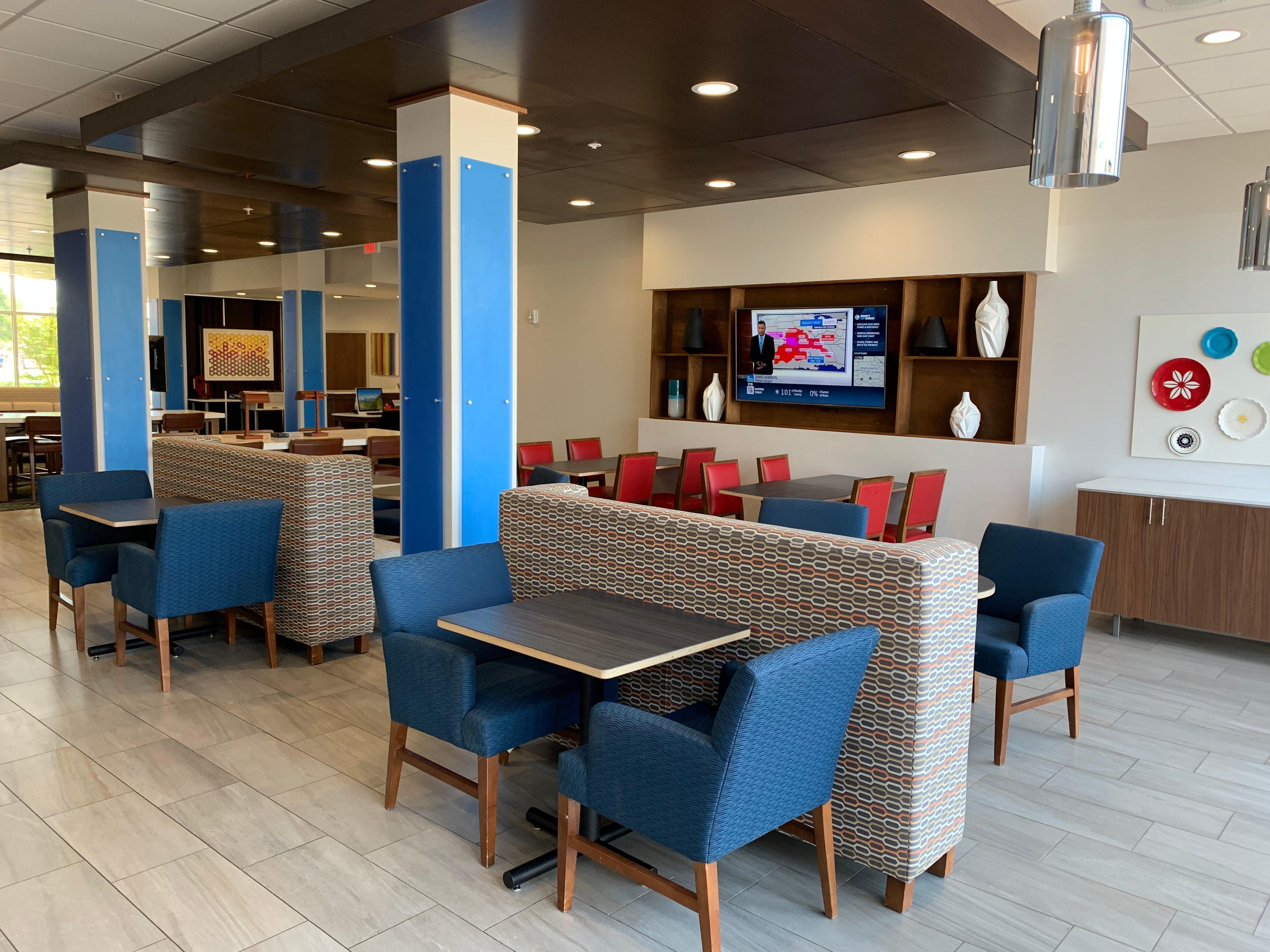Holiday Inn Express & Suites Moore By Ihg Exterior foto