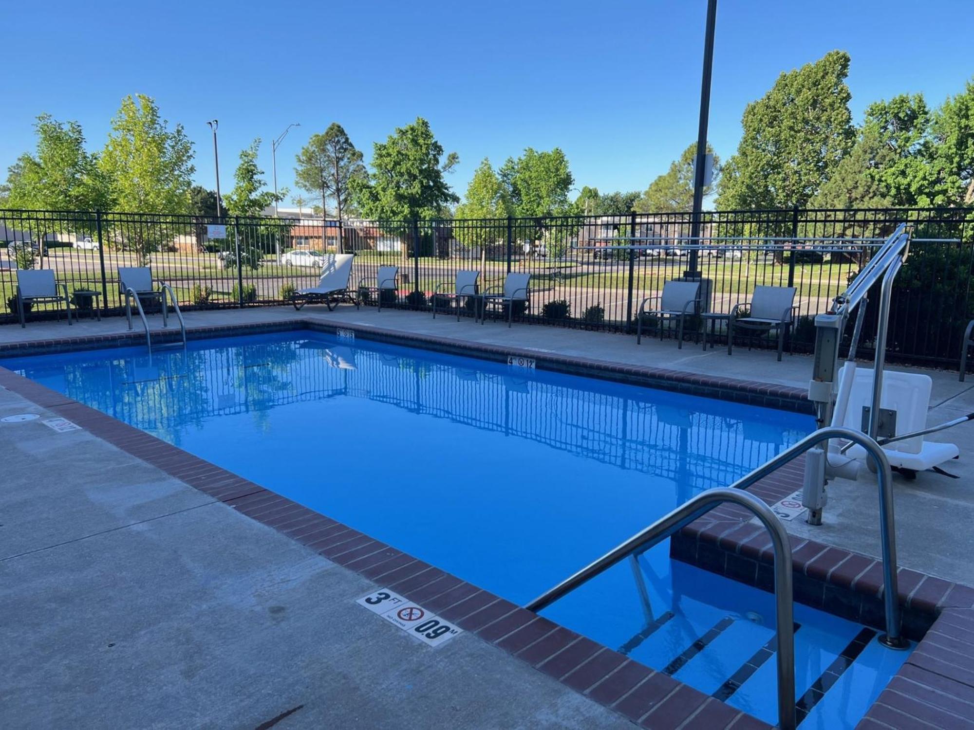 Holiday Inn Express & Suites Moore By Ihg Exterior foto