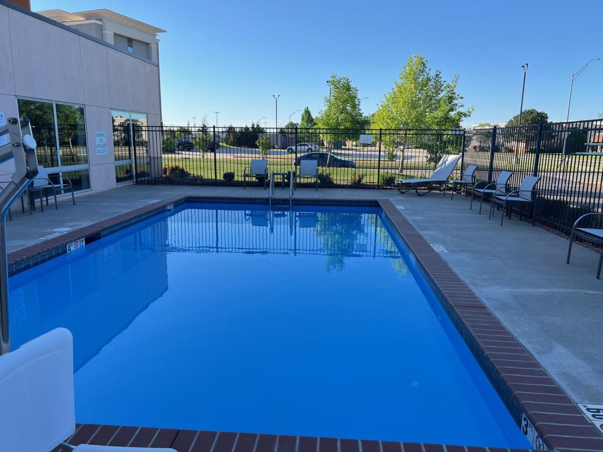 Holiday Inn Express & Suites Moore By Ihg Exterior foto